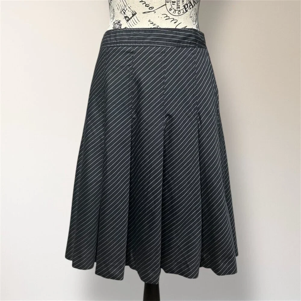 Theory Women's 4 Black Tan Pinstripe Pleated A-Line Skirt Office Career Academia - Picture 5 of 9